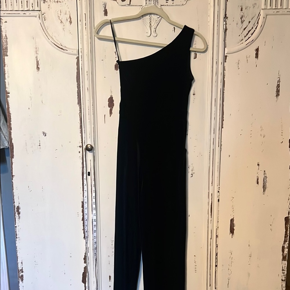 Elegant Black Jumpsuit - Picture 6 of 6